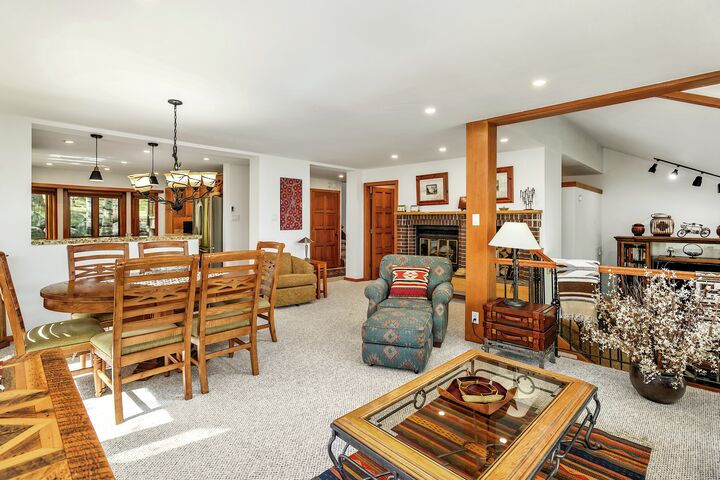 3 Bdrm Den 3 Bath #14 - Living Area