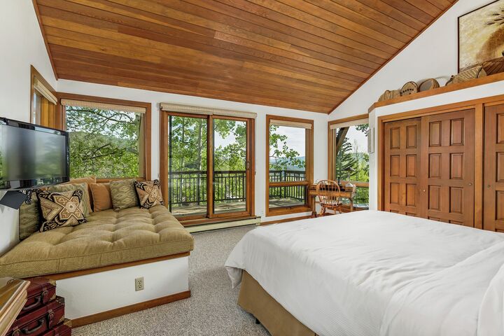 3 Bdrm Den 3 Bath #14 - Master Bedroom