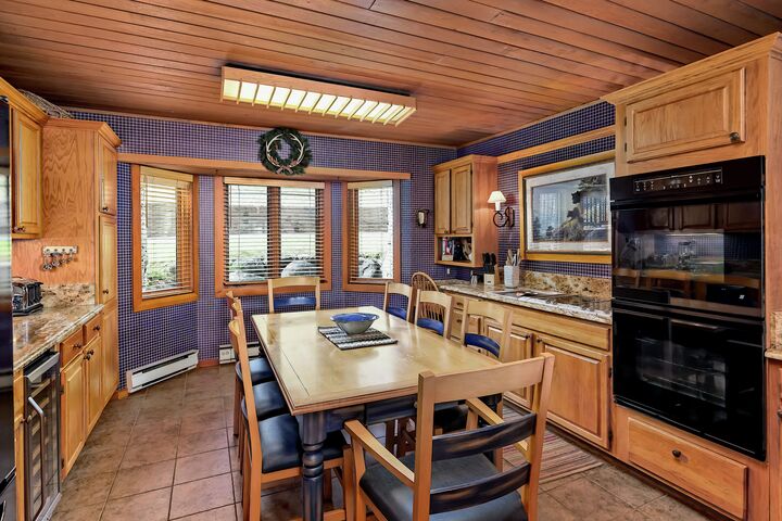 4 Bdrm 4.5 Bath #7 - Kitchen