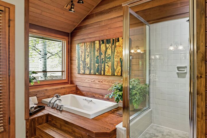 4 Bdrm 4.5 Bath #7 - Master Ensuite Bathroom