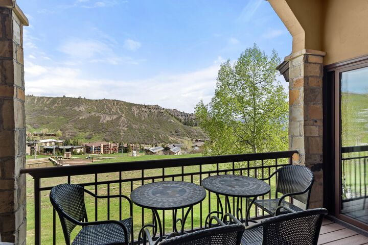 4 Bdrm 4.5 Bath #7 - Balcony