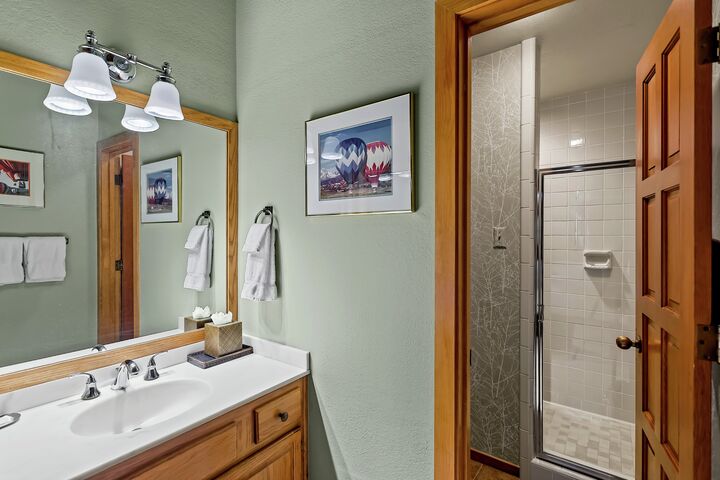 4 Bdrm 4.5 Bath #7 - Bathroom