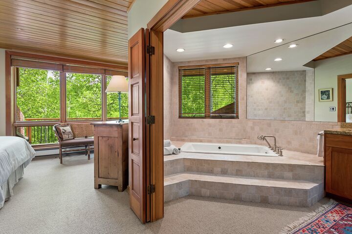 3 Bdrm 3 Bath #39 - Master Ensuite Bathroom