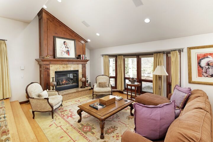 2 Bdrm 3 Bath #13 - Living Area