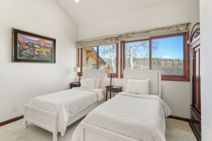 2 Bdrm 3 Bath #13 - Bedroom