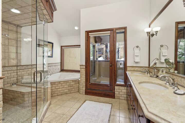 2 Bdrm 3 Bath #13 - Master Ensuite Bathroom