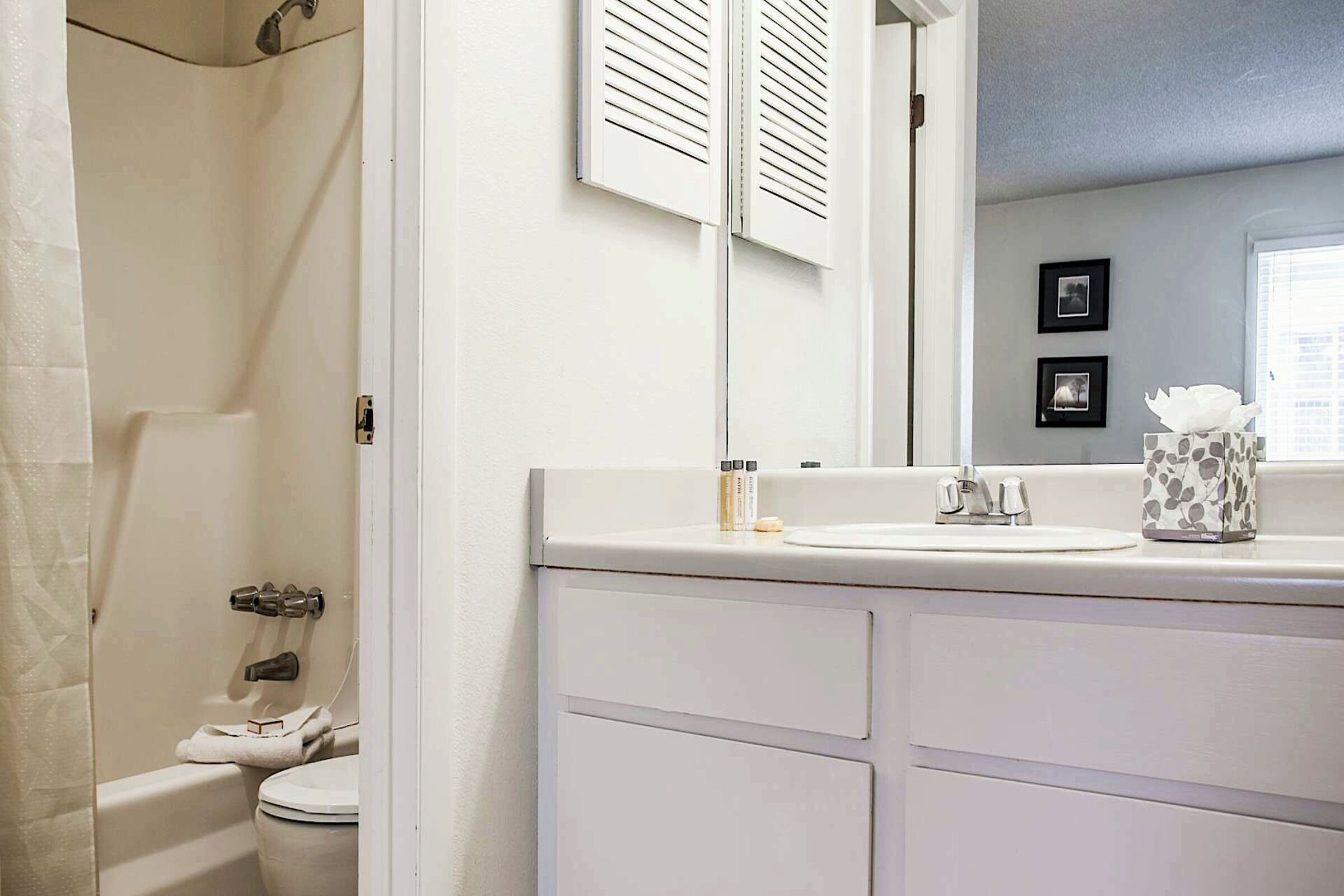 #28C - Master Ensuite Bathroom