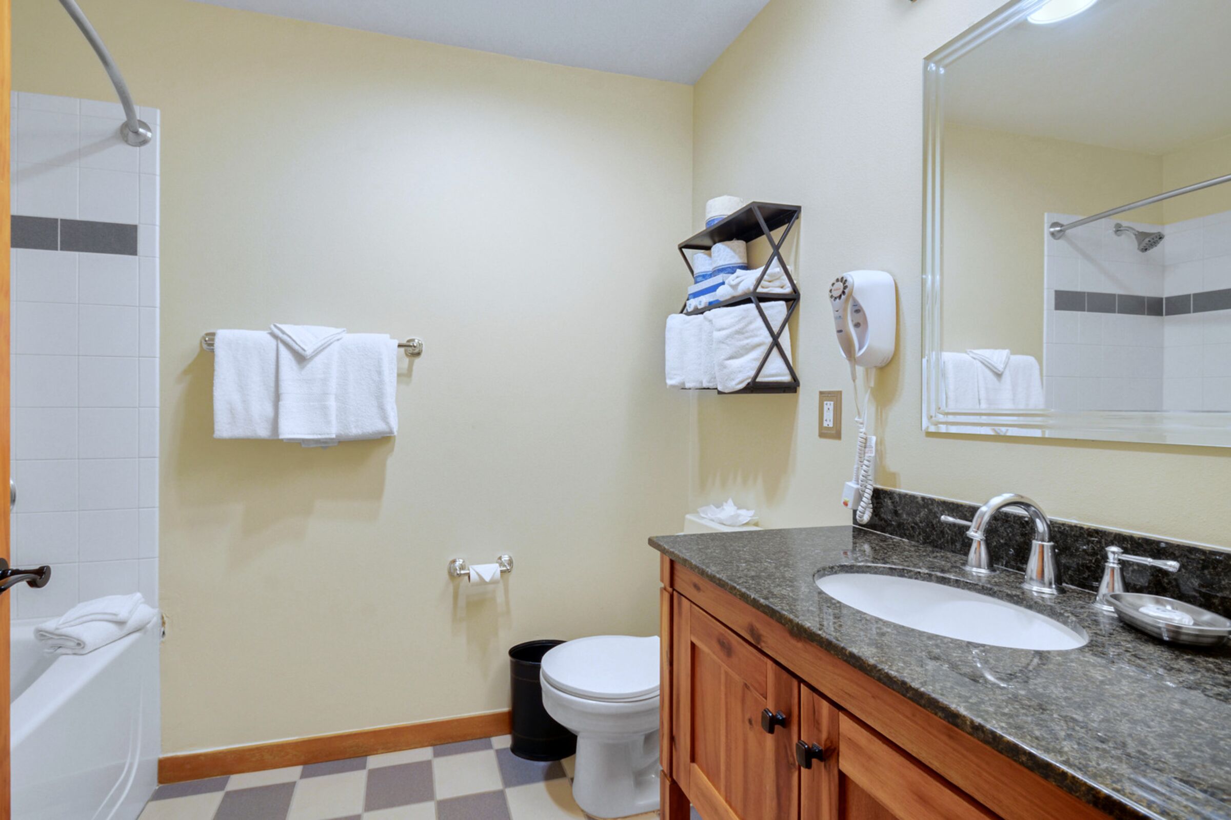#211/211A - Bathroom