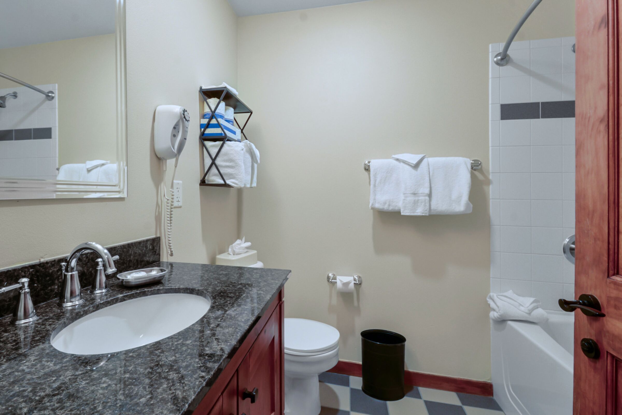 #211/211A - Bathroom