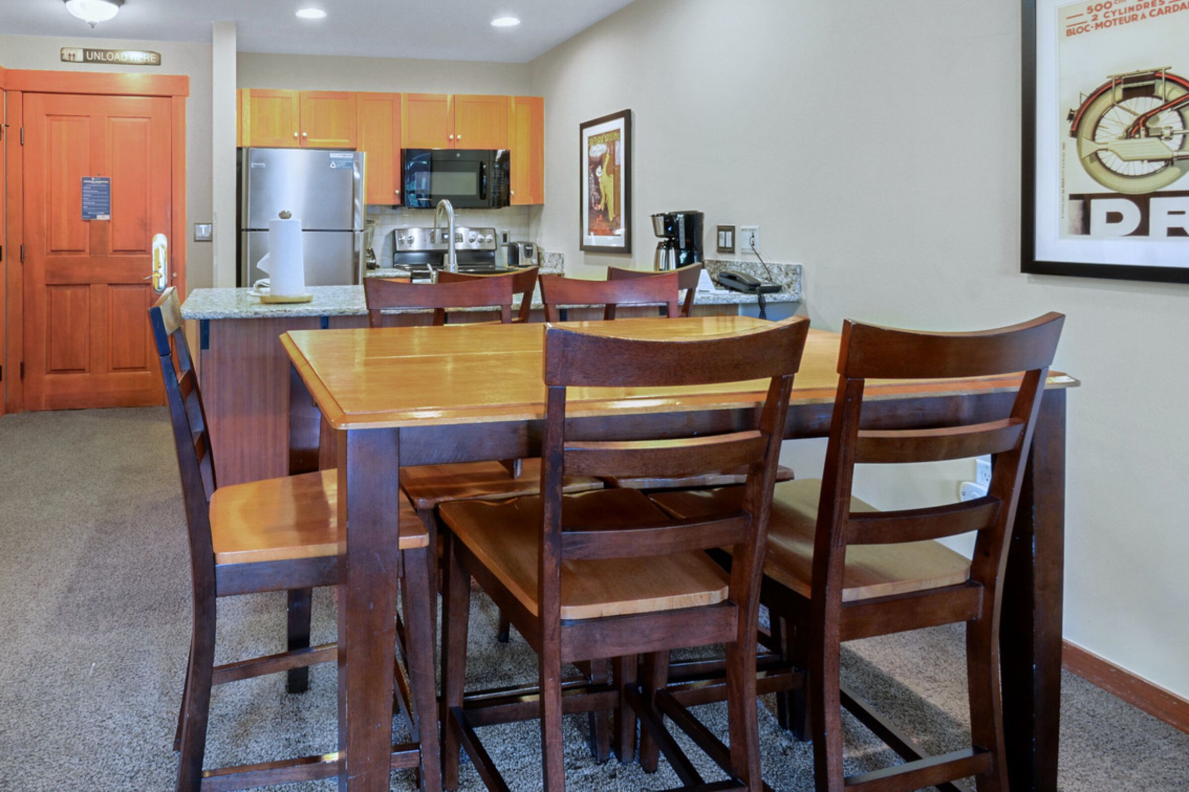 #211/211A - Dining Room
