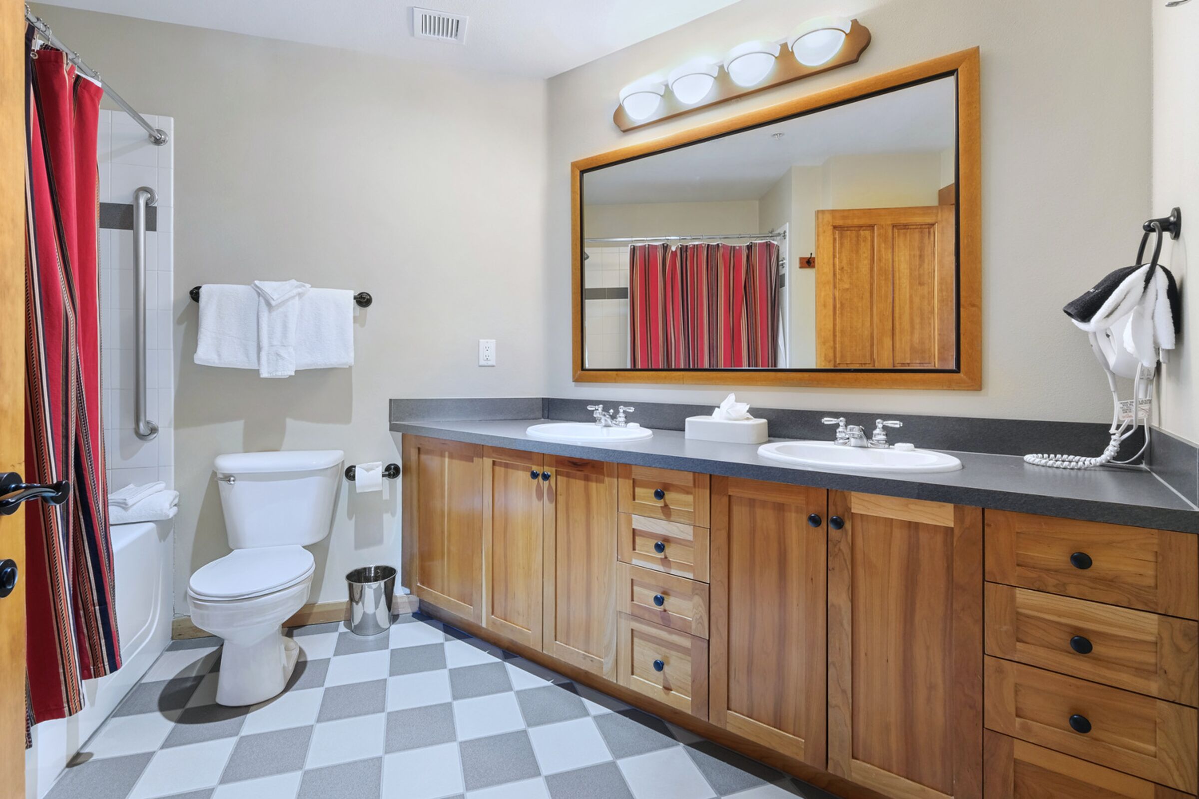 #403 - Bathroom