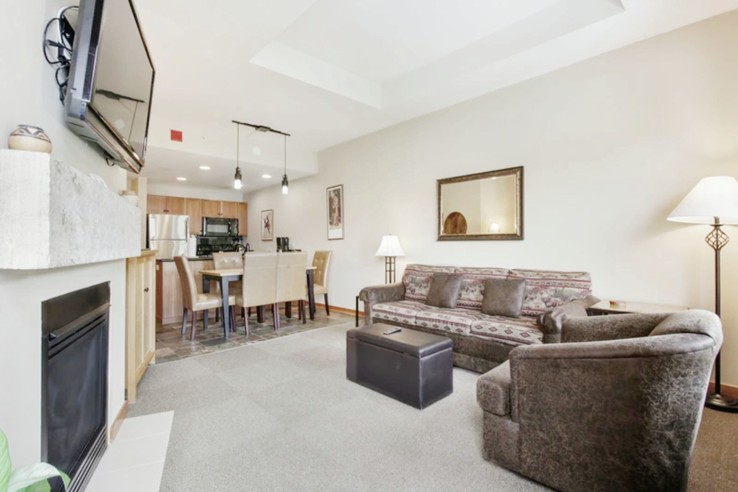 #411/411A - Living Room