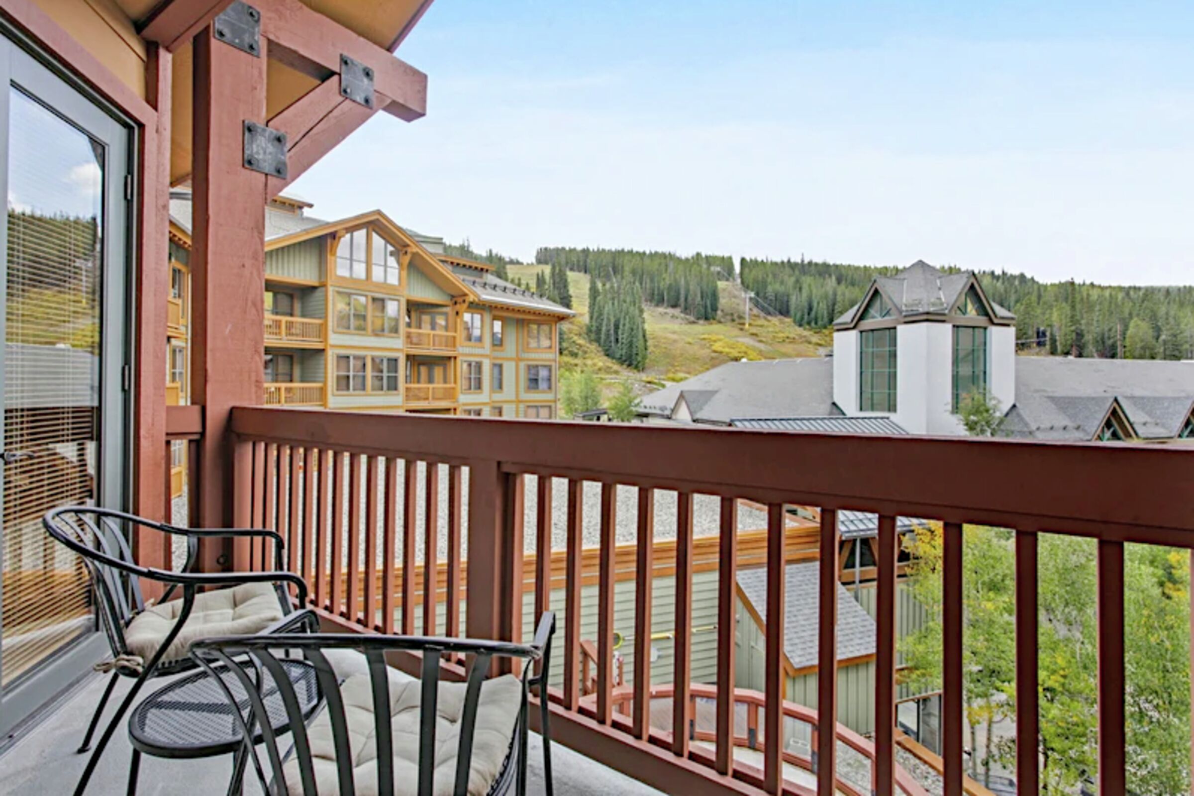 #411/411A - Balcony