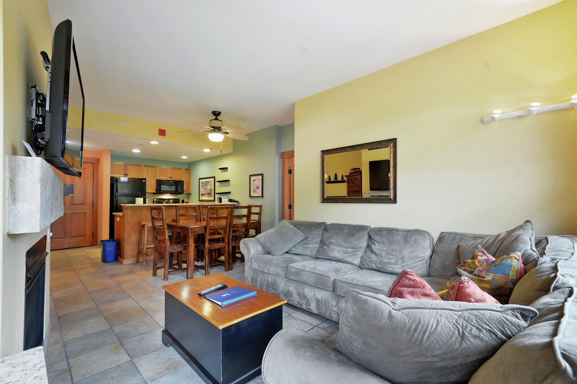 #423 - Living Area