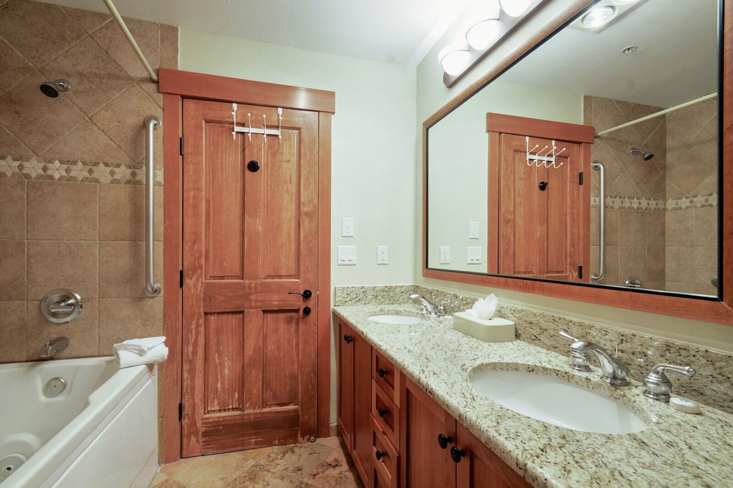 #423 - Master Ensuite Bathroom