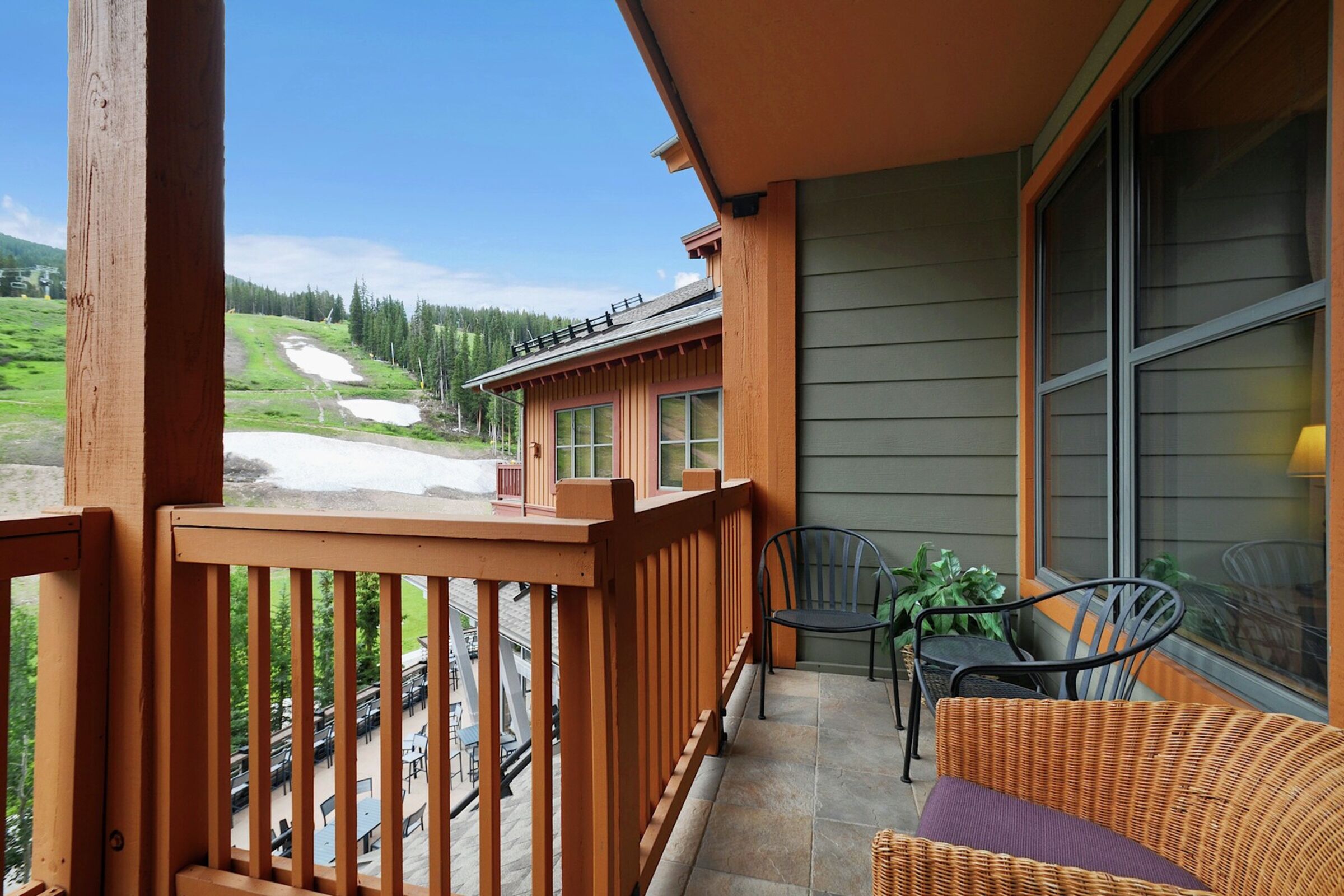 #423 - Balcony