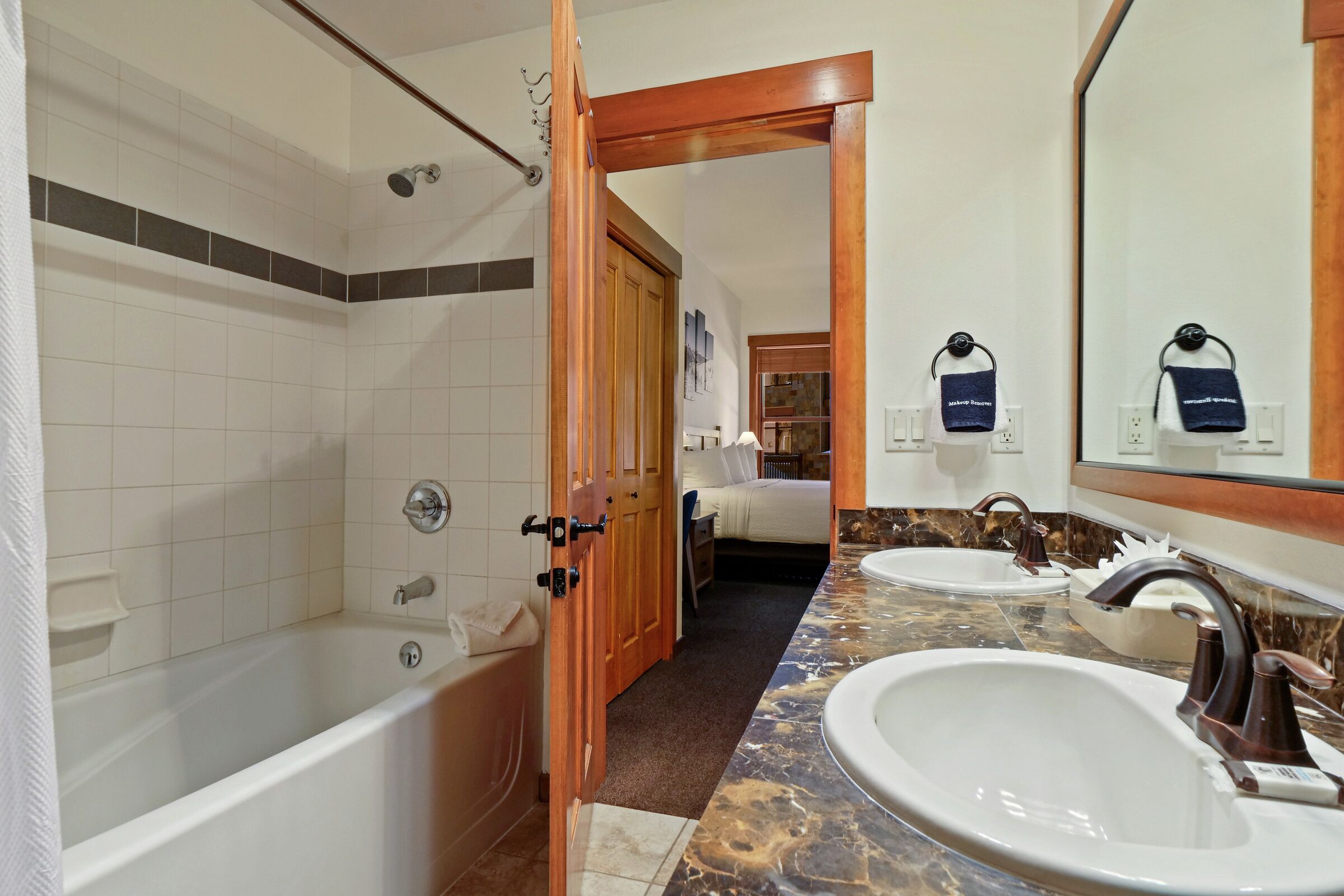 #206 - Master Ensuite Bathroom