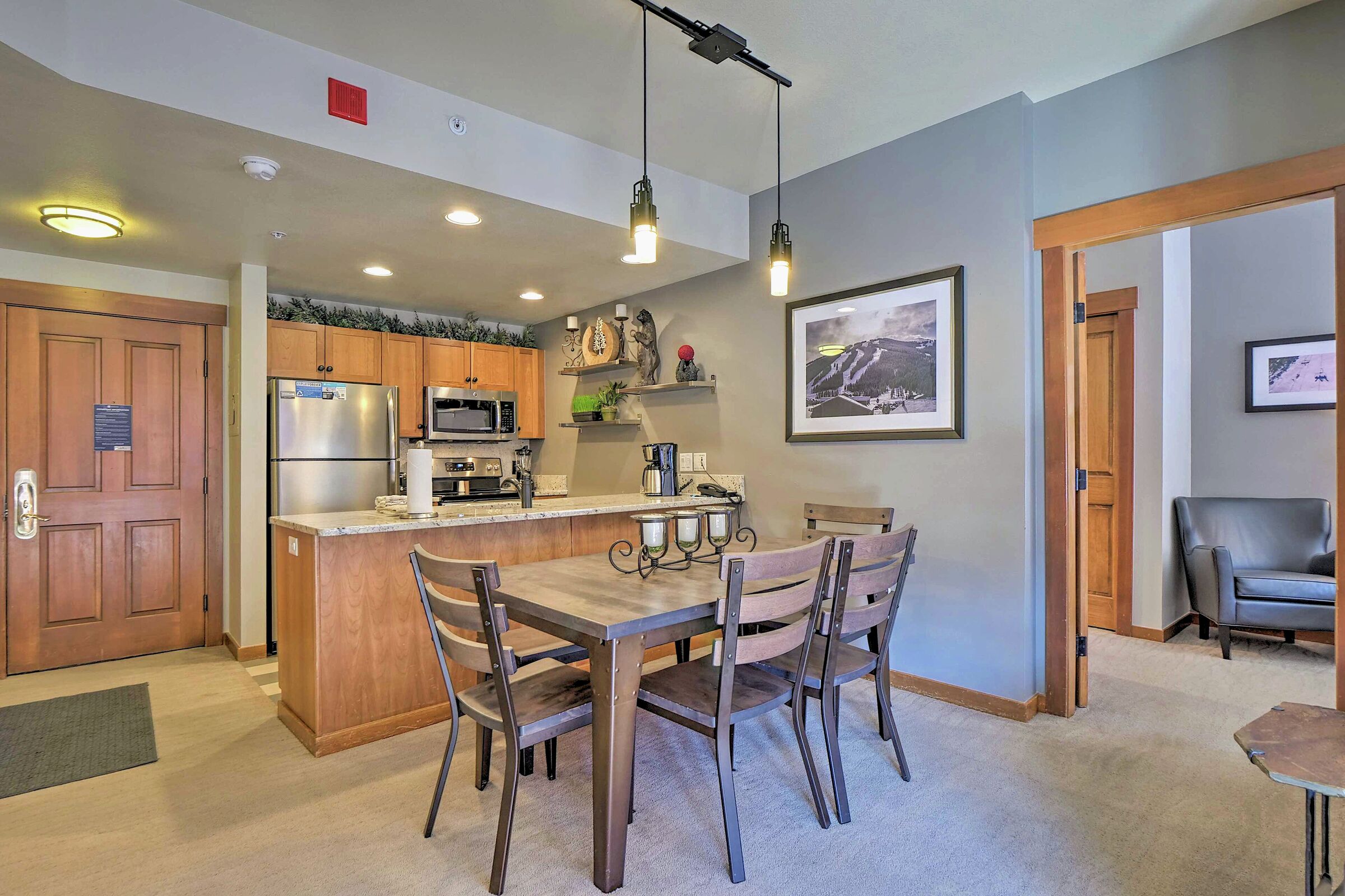 Dining Room & Kitchen