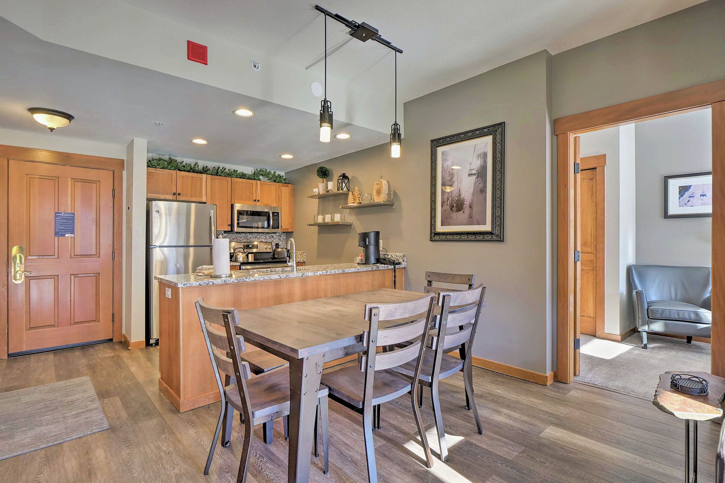 Dining Room & Kitchen