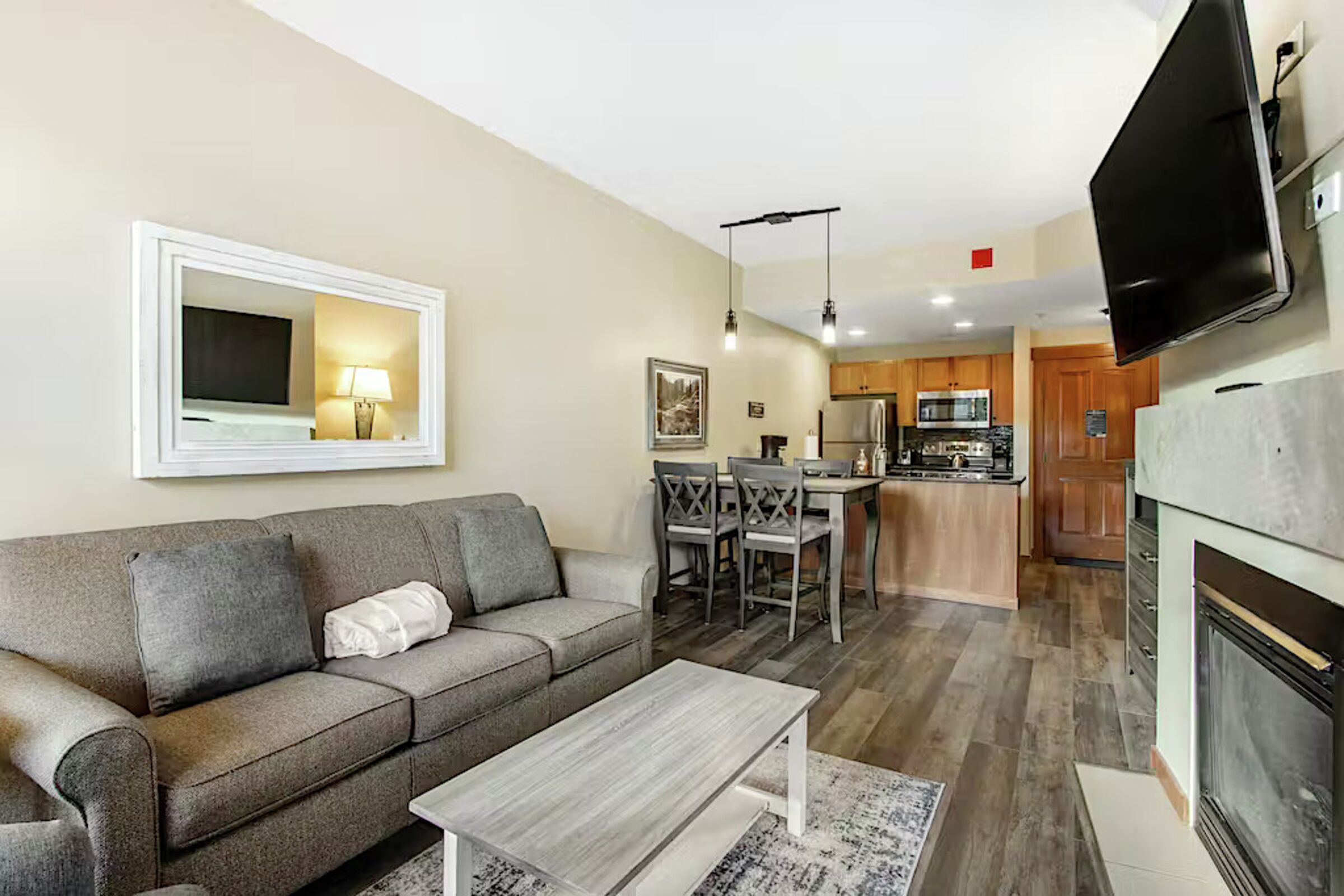 #309 - Living Room