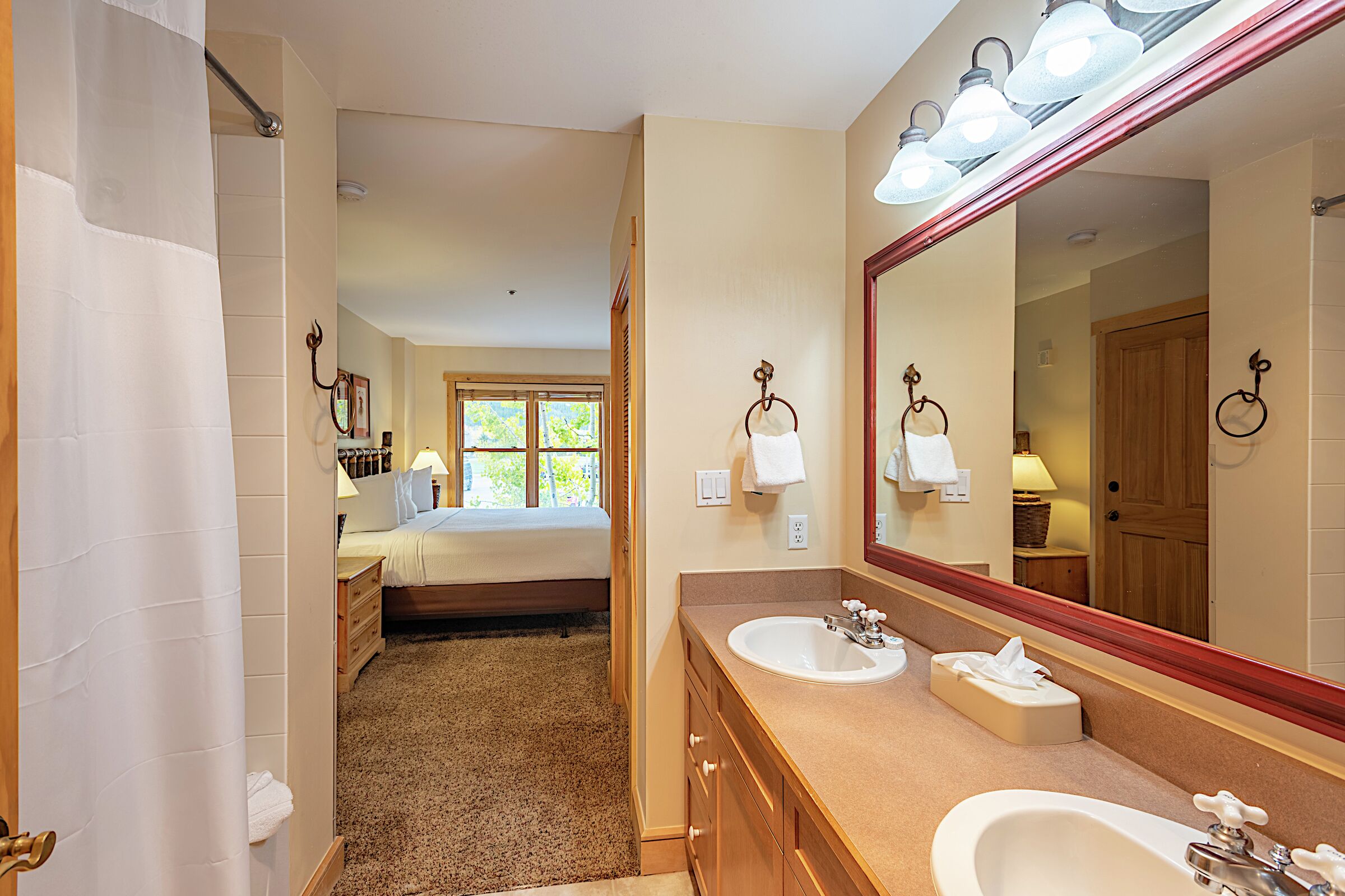 Master Ensuite Bathroom