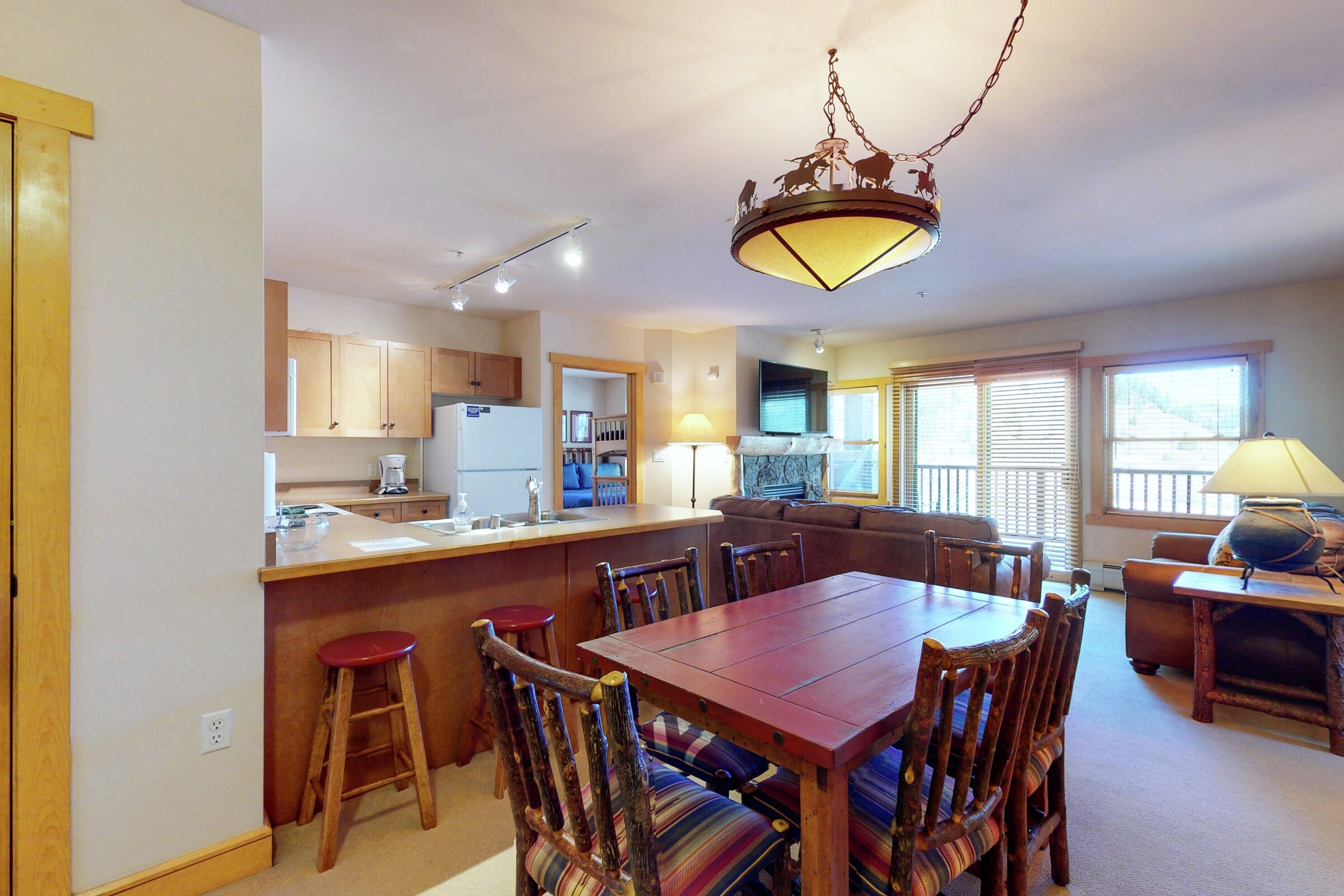 Dining Room & Kitchen