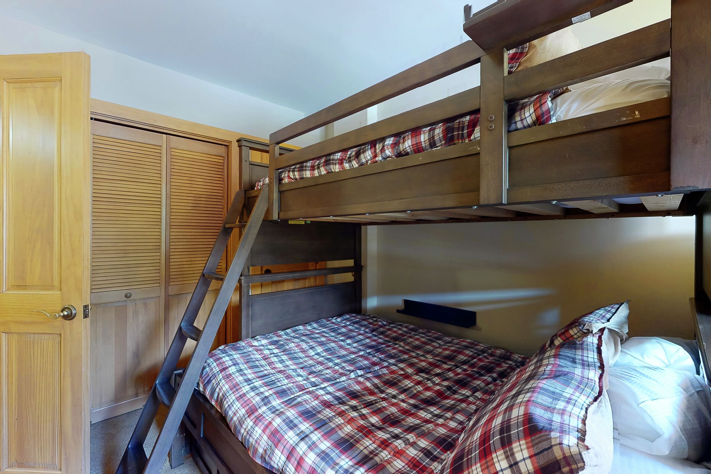 #233 - Bedroom