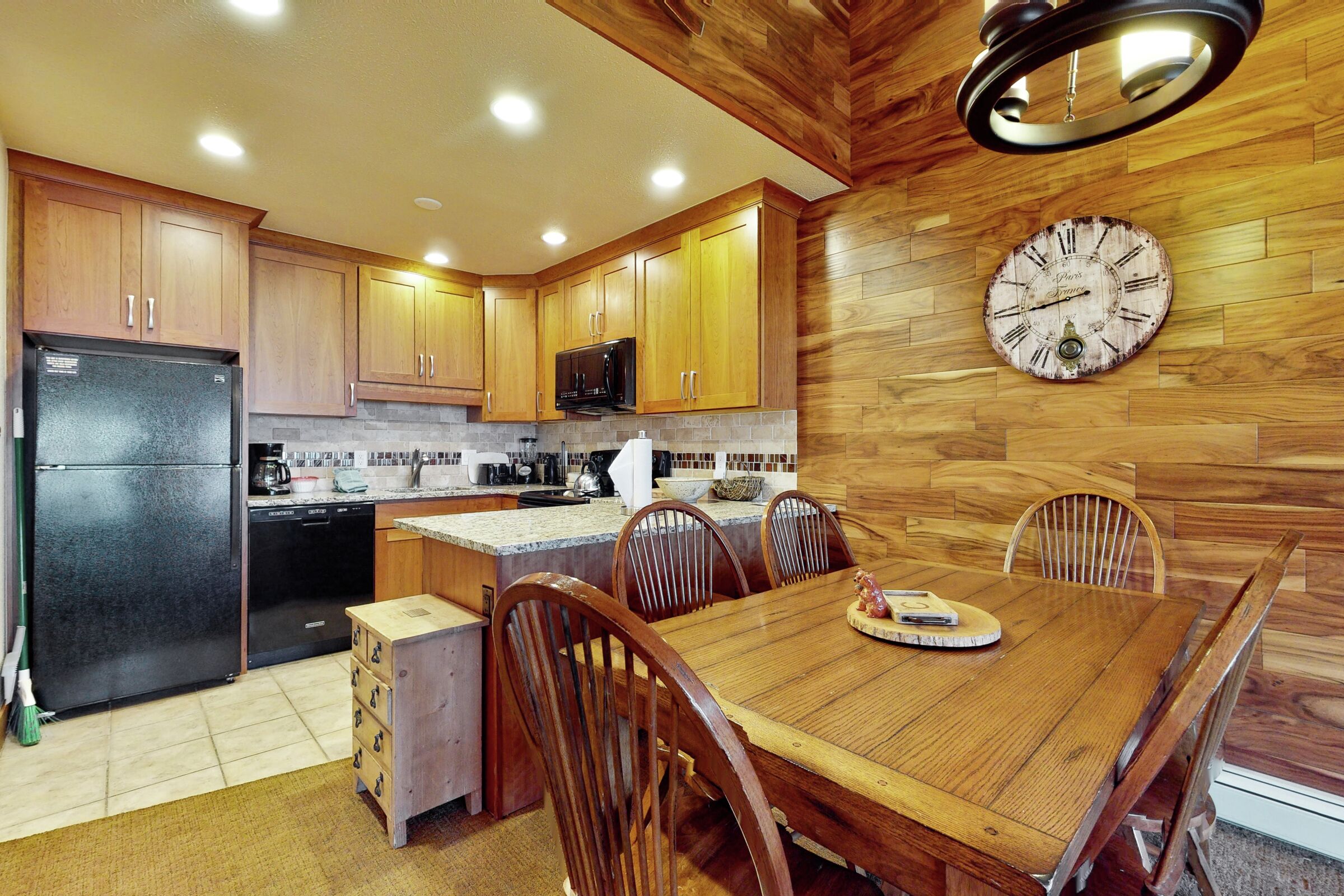 Dining Room & Kitchen