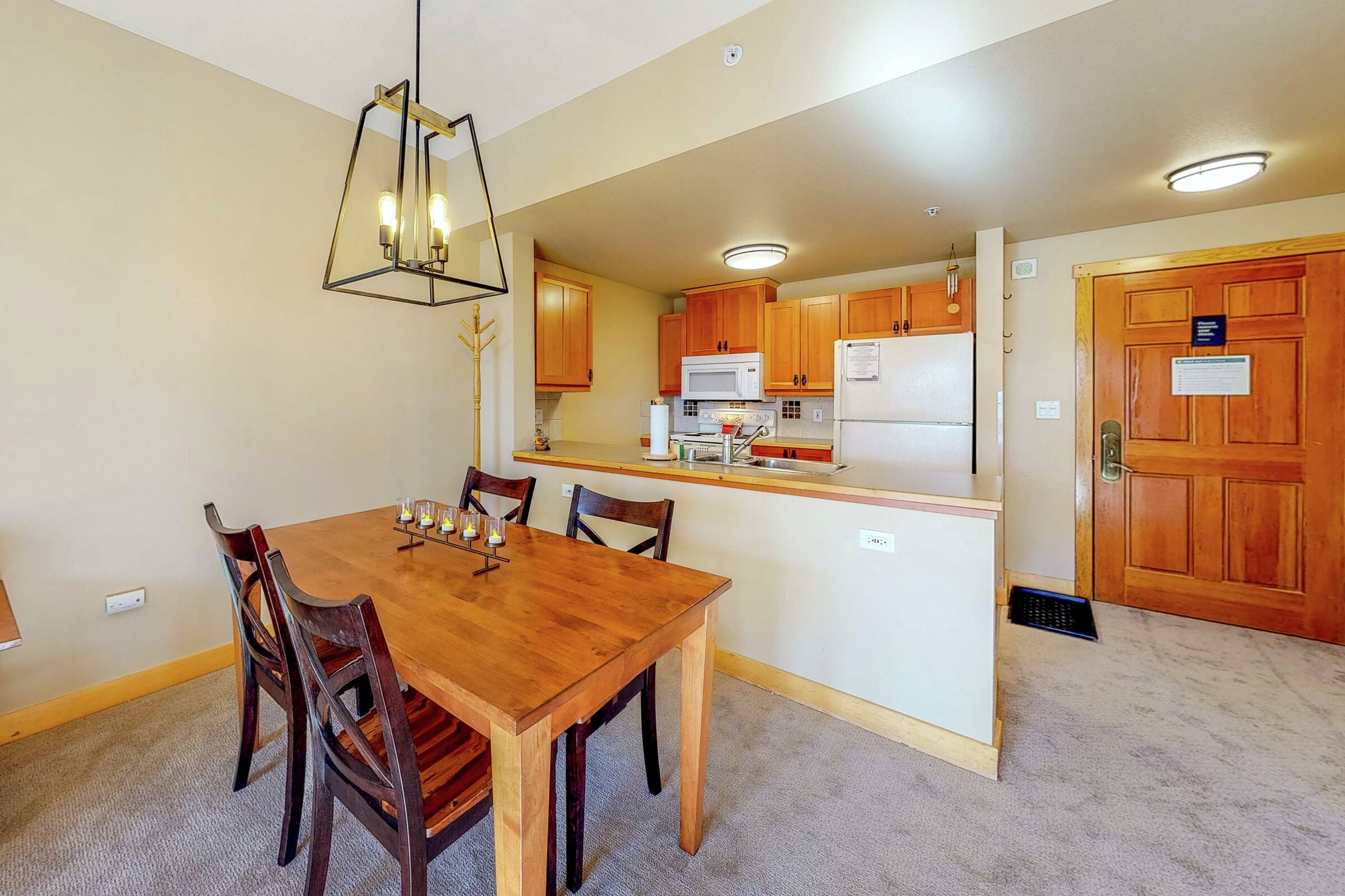 Dining Room & Kitchen