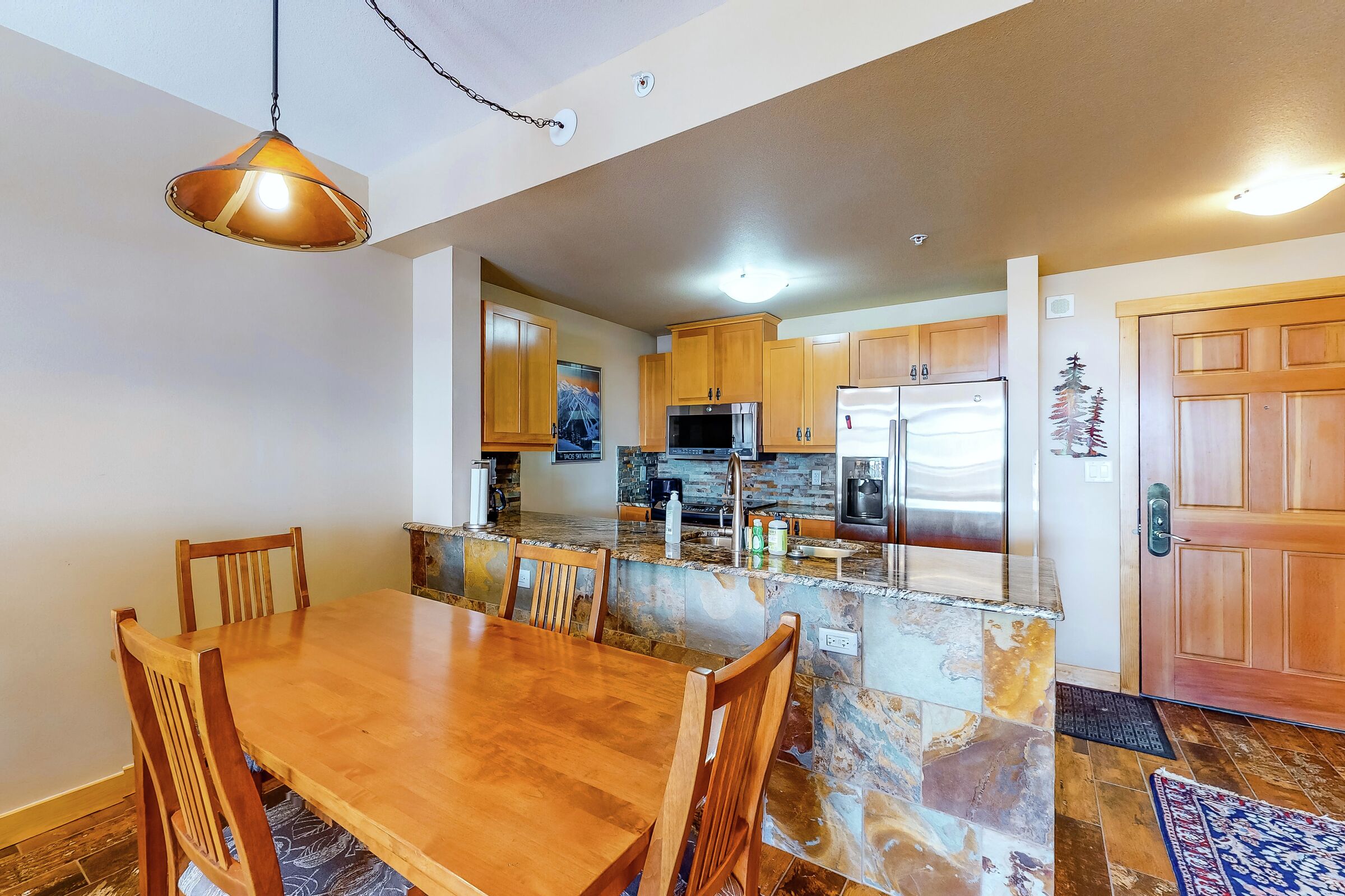 Dining Room & Kitchen