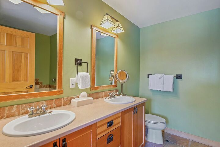 #214 - Master Ensuite Bathroom