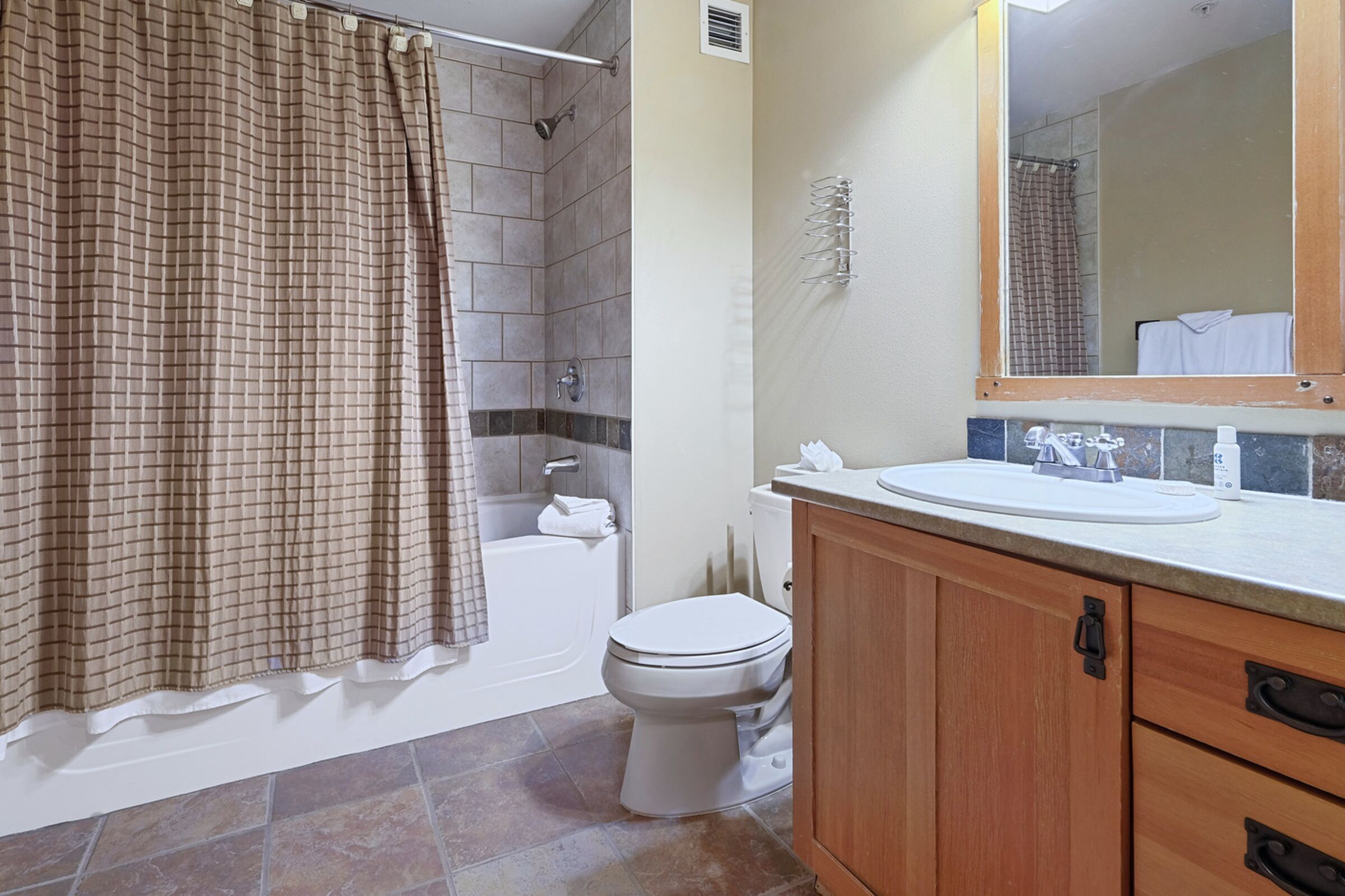 #312 - Bathroom