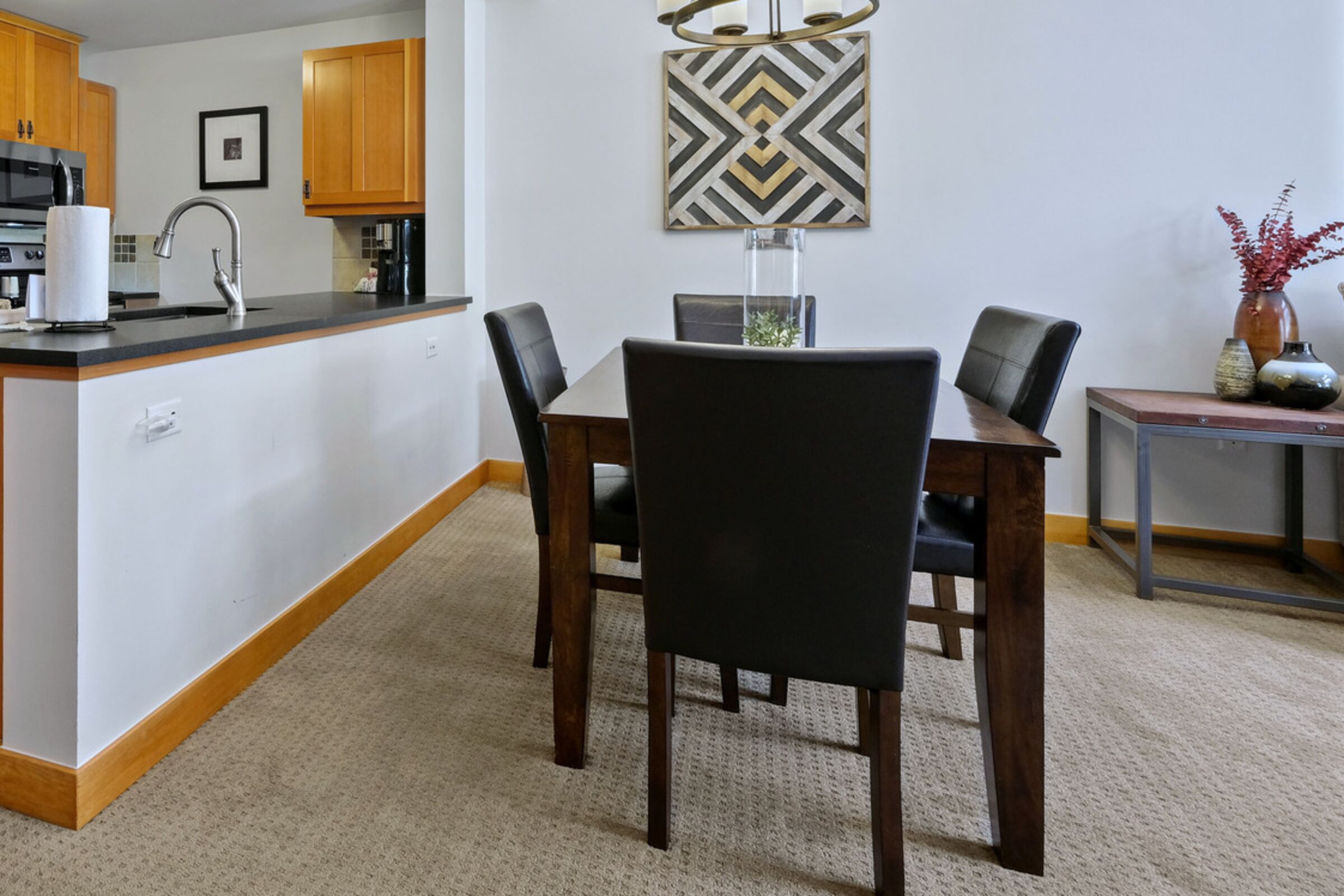 #625 - Dining Area