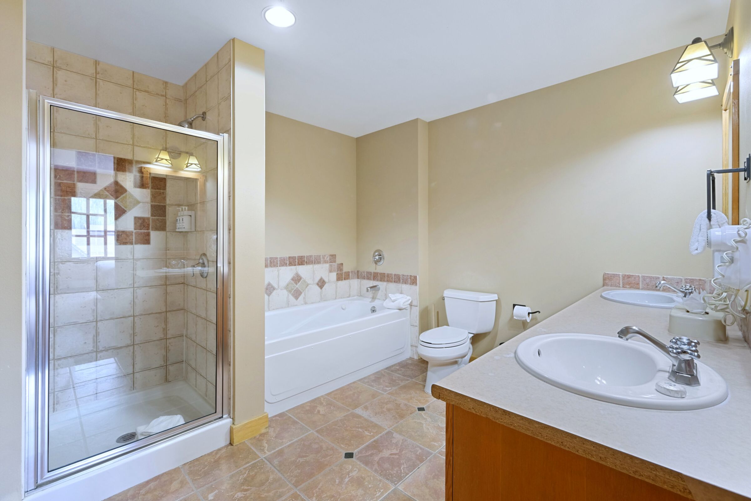 #608 - Master Ensuite Bathroom