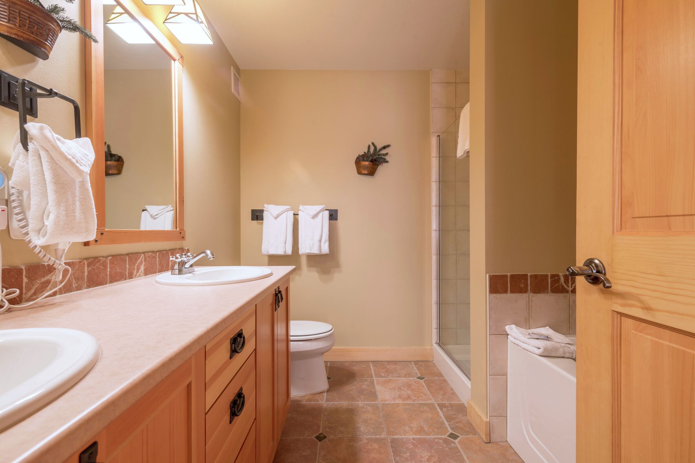 #208 - Master Ensuite Bathroom