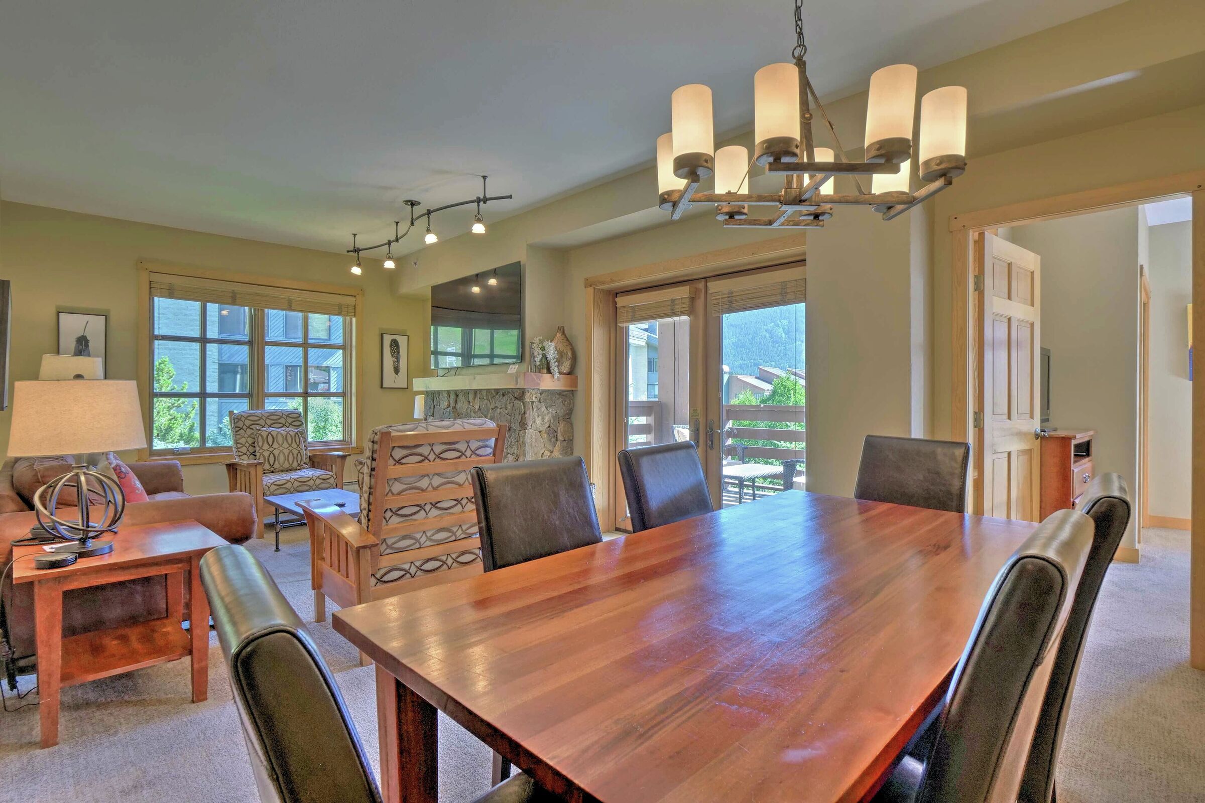 #303 - Dining Area