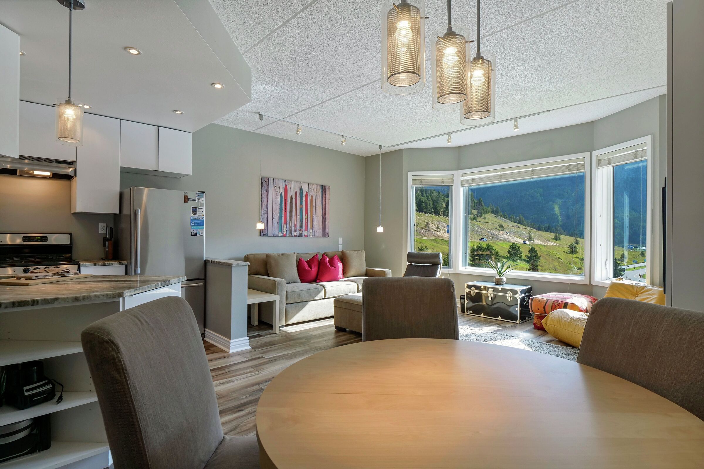 #408 - Dining Area