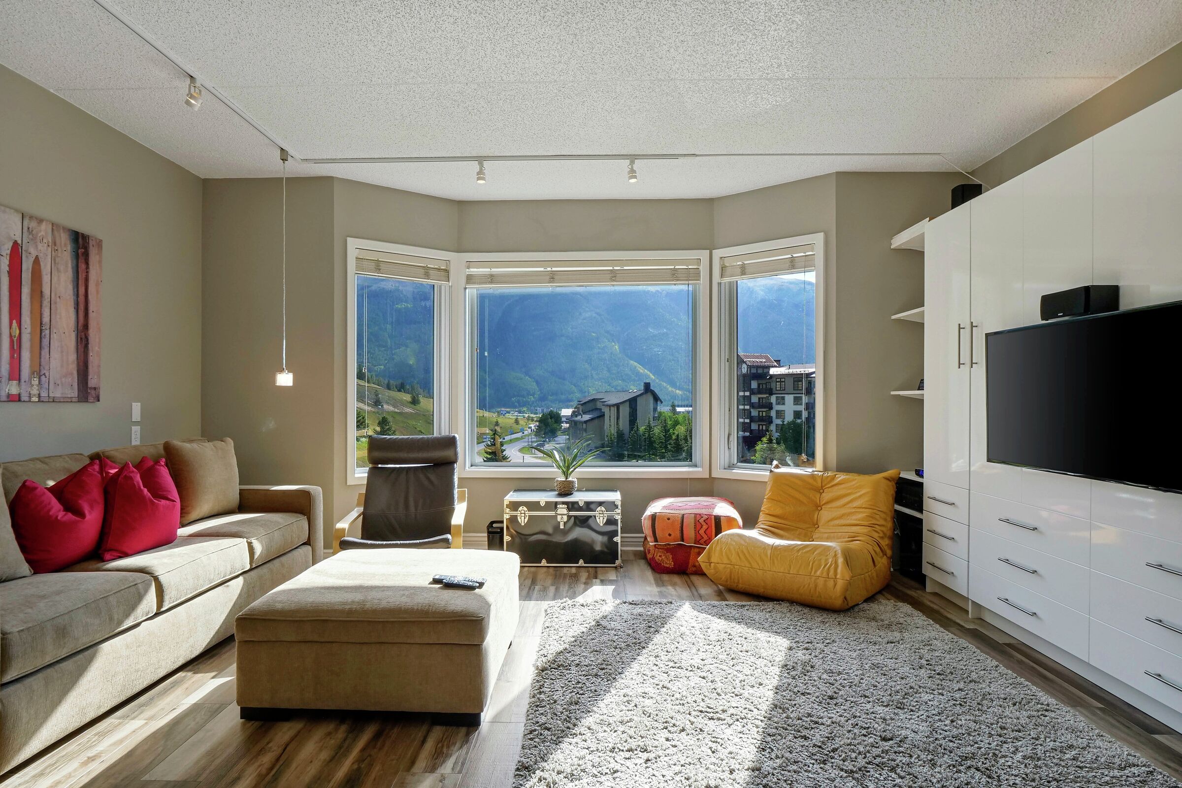 #408 - Living Area