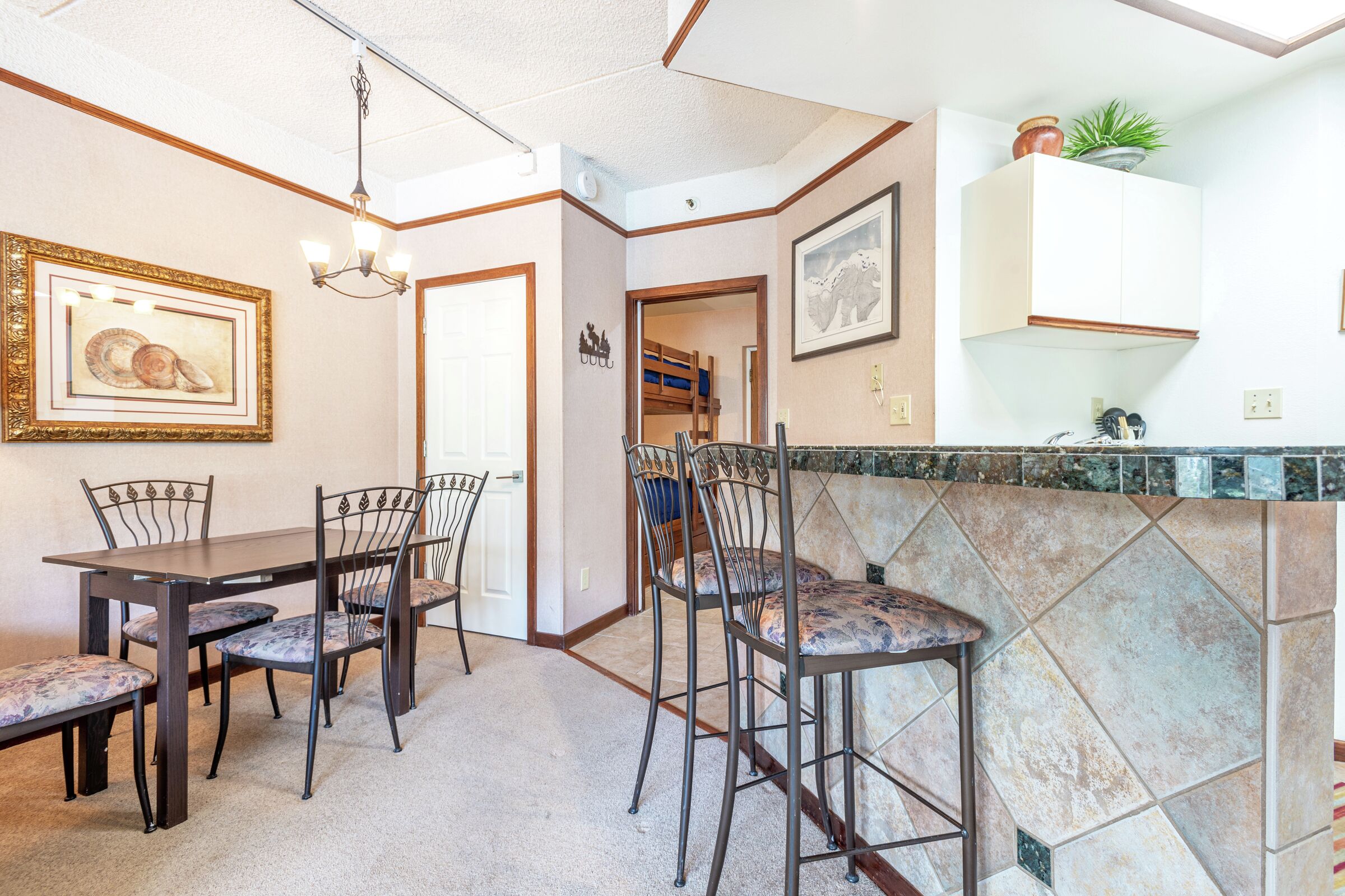 #314 - Studio Dining Area
