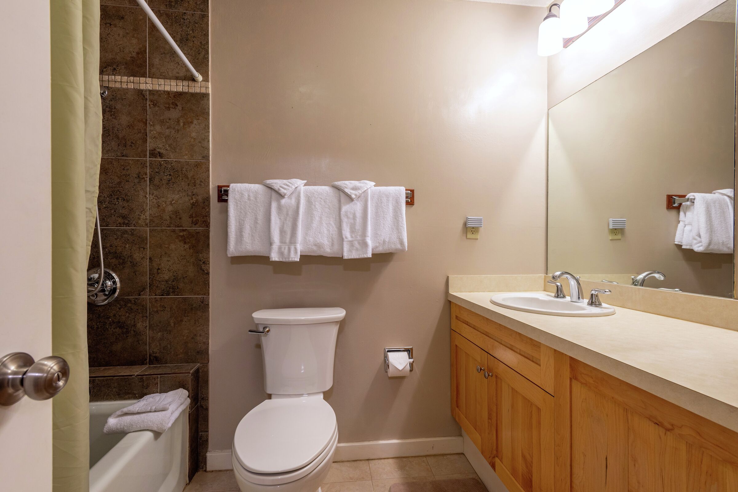 #414 - Studio Bathroom