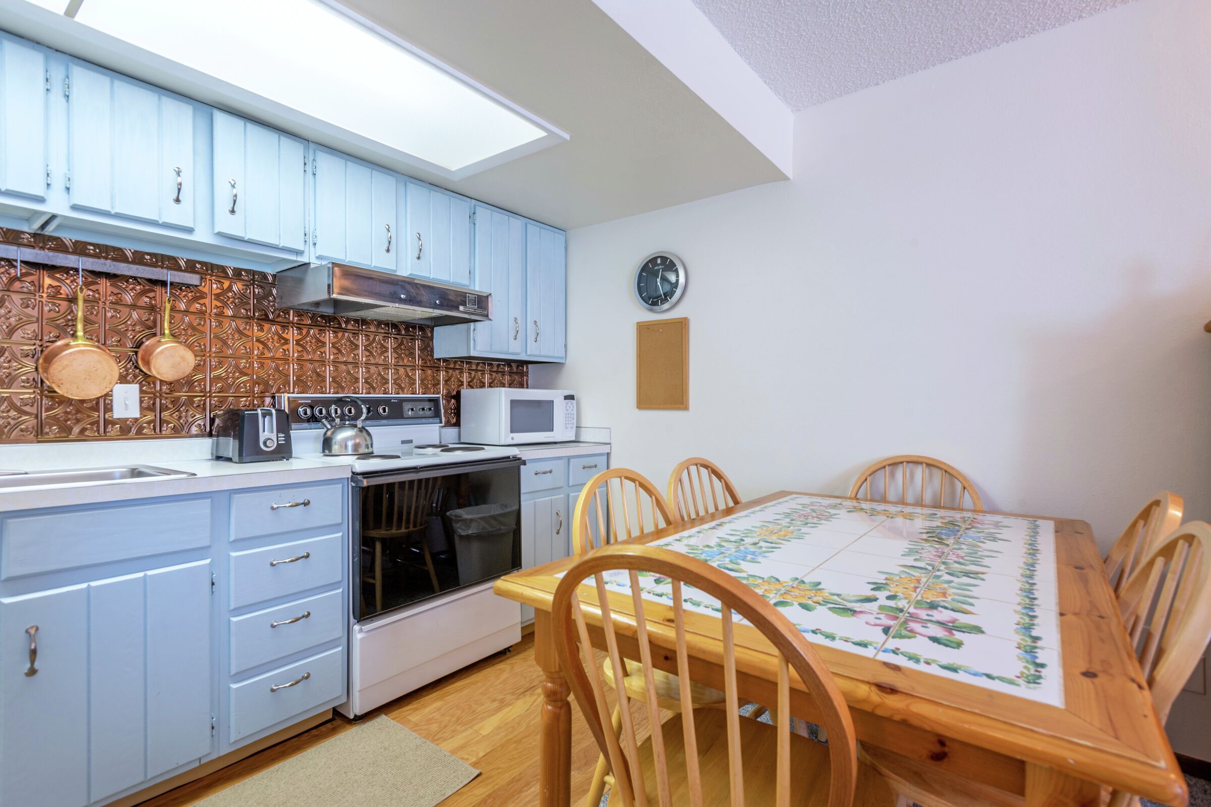 #B5 - Dining Room & Kitchen