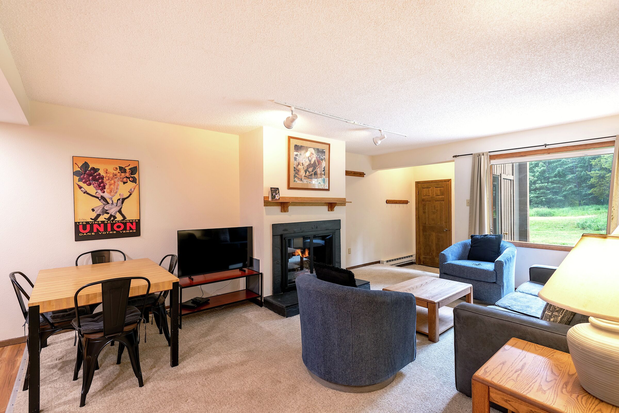 #B3 - Living Room & Dining Room