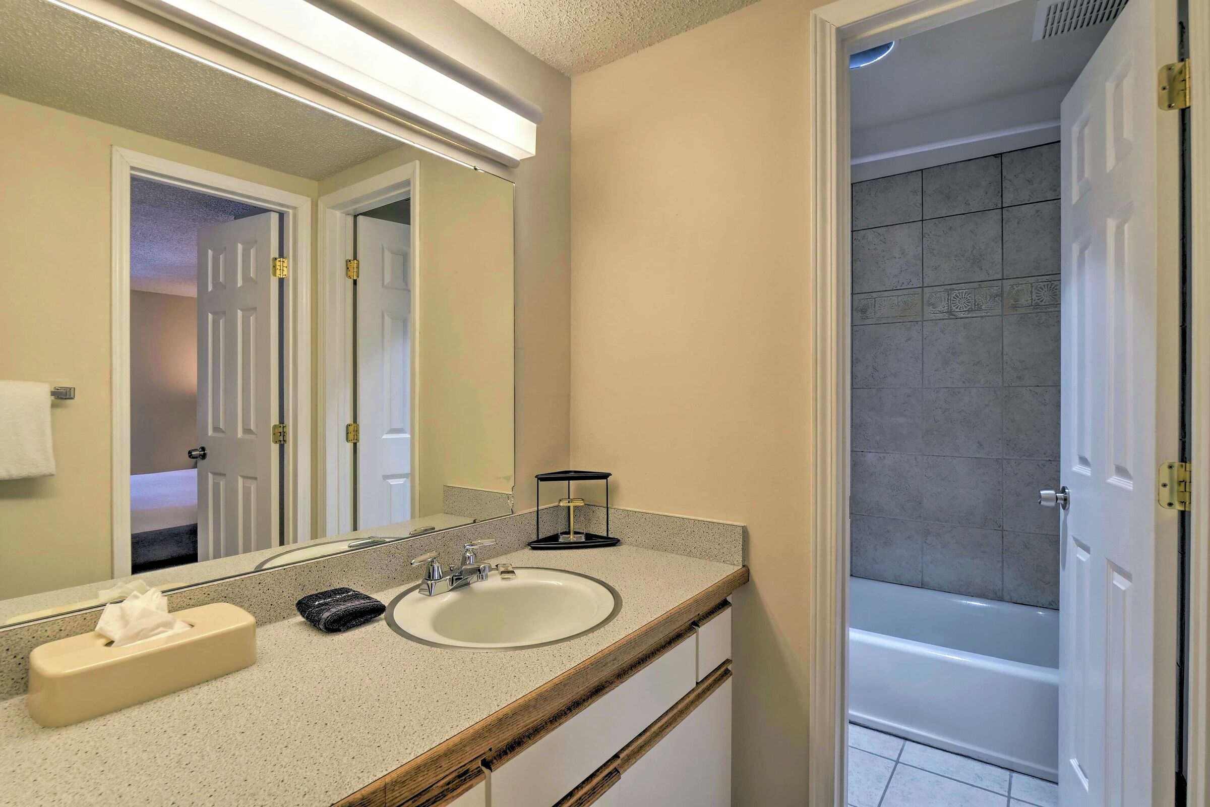 Master Ensuite Bathroom