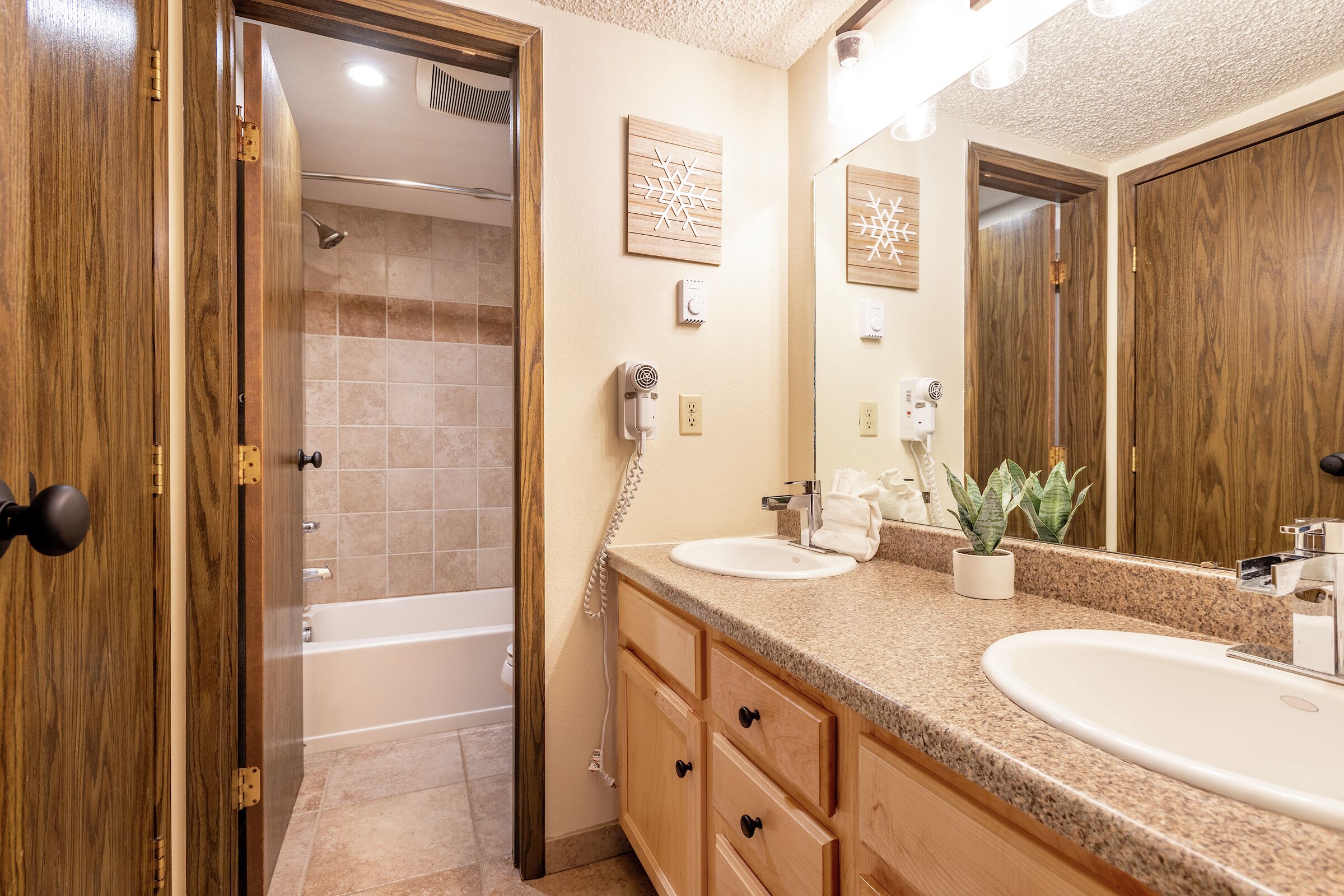 #207 - Ensuite Bathroom
