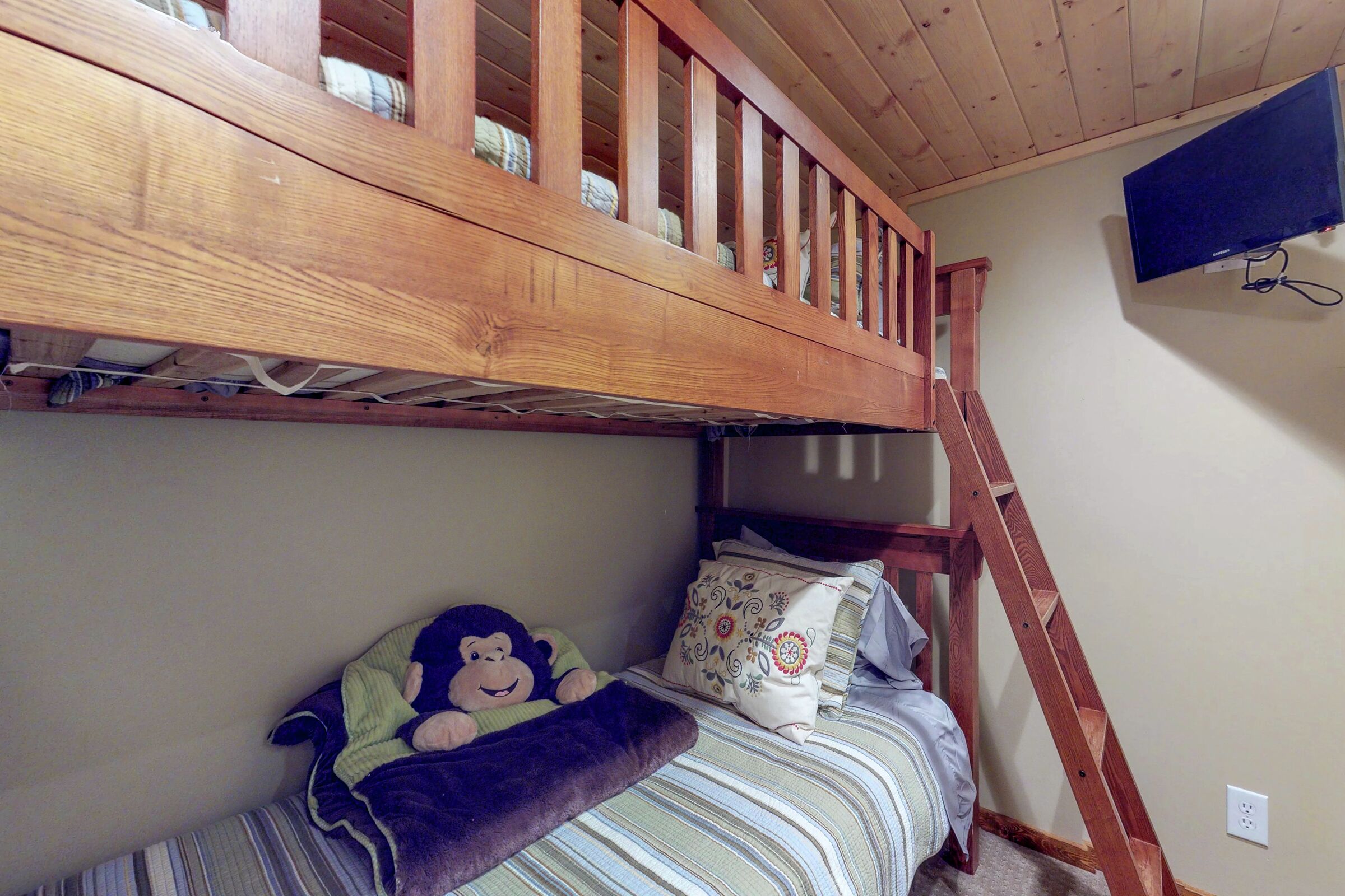 #382 - Studio Nook with Bunk Beds