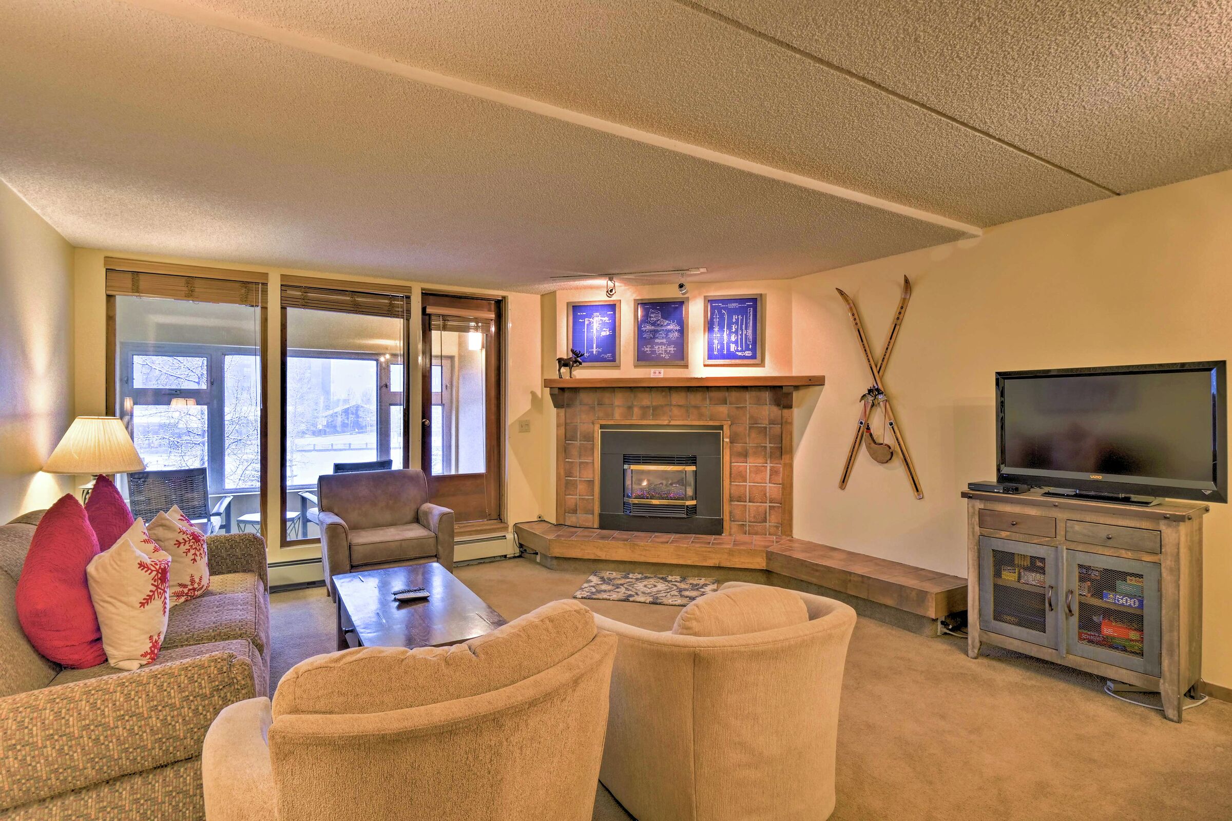 #204BC - Living Room