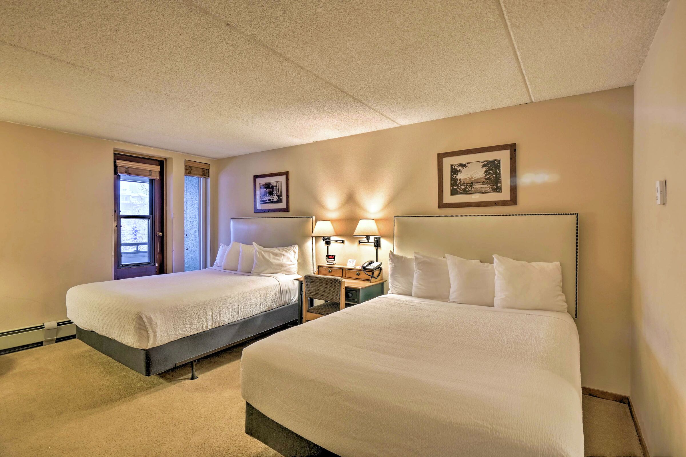 #204ABC - Bedroom
