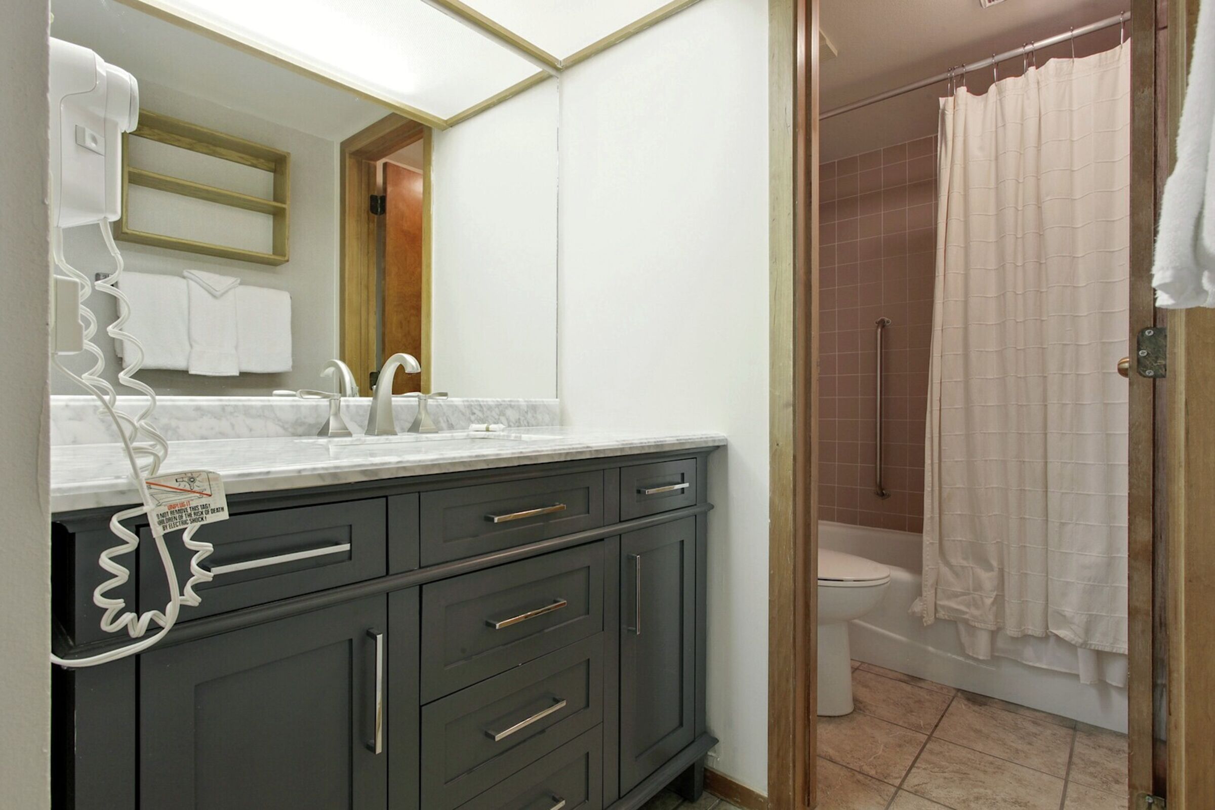 #435/437 - Ensuite Bathroom