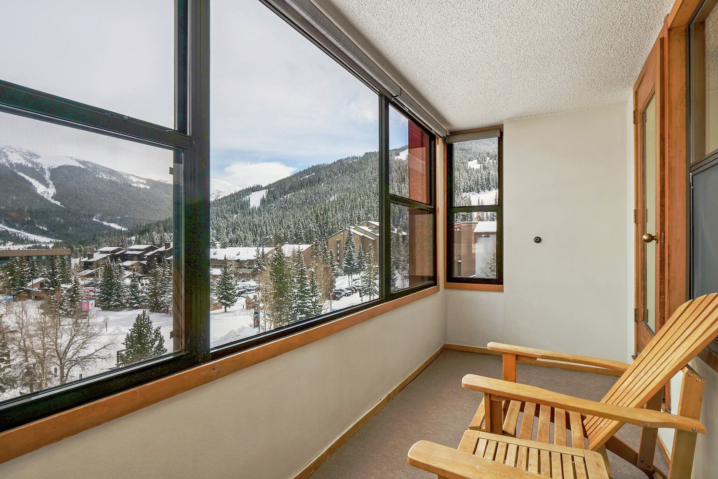 #531 - Glass Enclosed Balcony