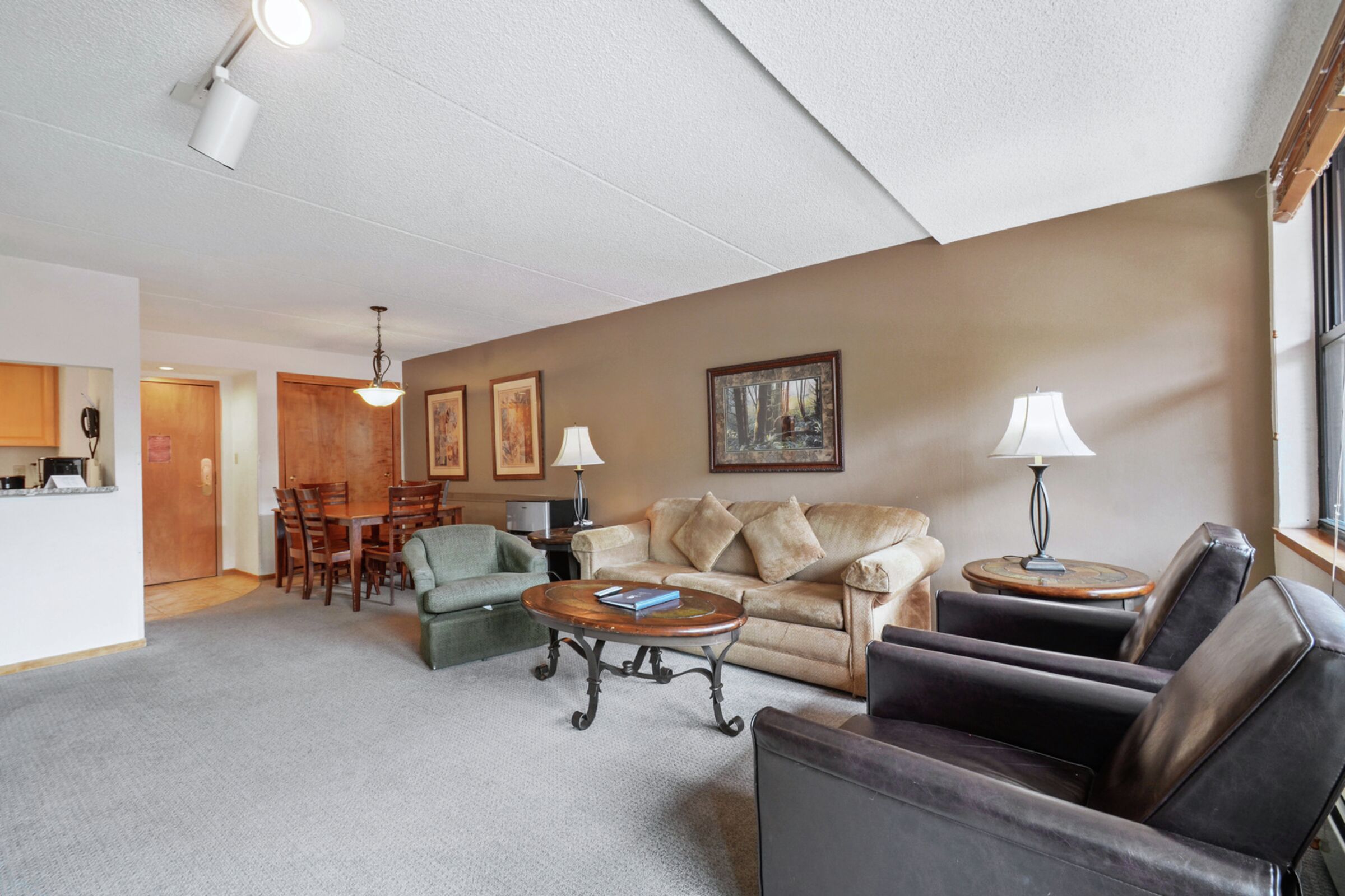 #247/249 - Living Room & Dining Room
